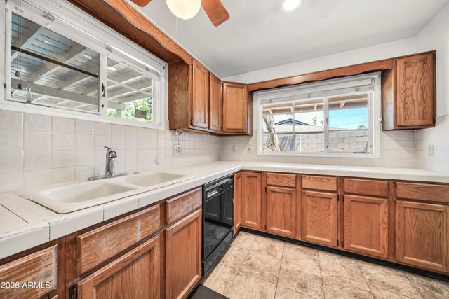 1330 E CATALINA Drive, Phoenix, AZ 85014