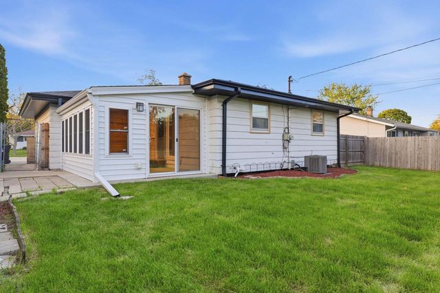 5419 Marboro DRIVE, Racine, WI 53406