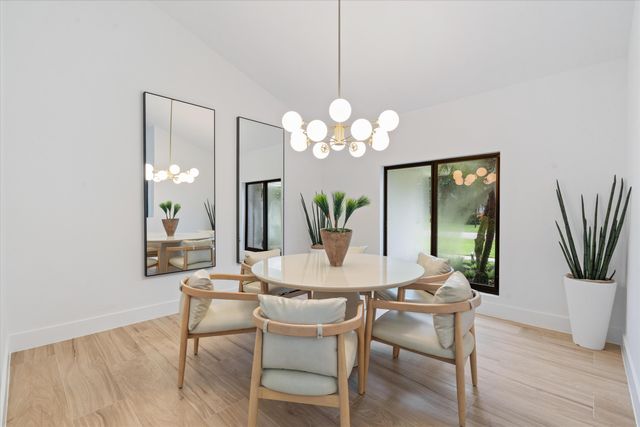 10 Alnwick Road, Palm Beach Gardens, FL 33418