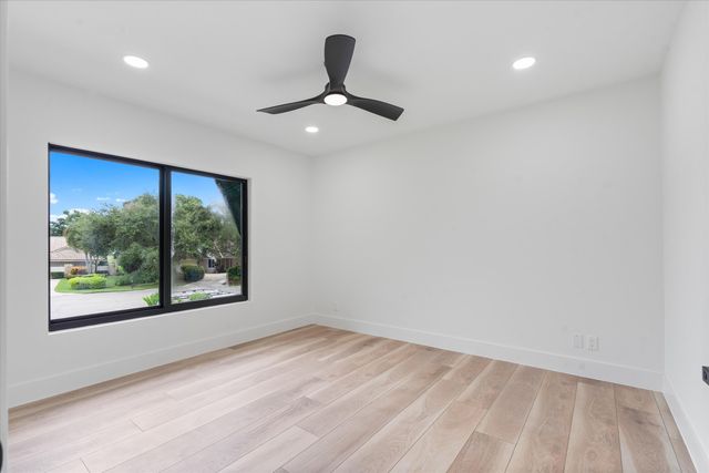 10 Alnwick Road, Palm Beach Gardens, FL 33418