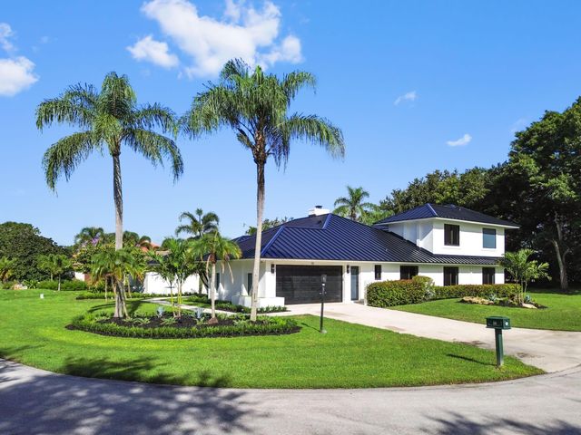10 Alnwick Road, Palm Beach Gardens, FL 33418