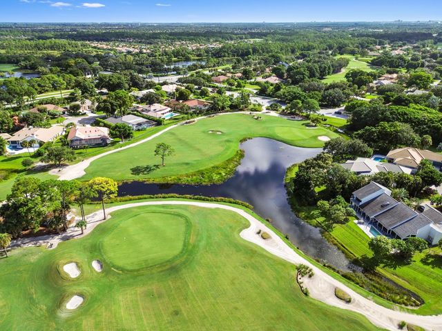 10 Alnwick Road, Palm Beach Gardens, FL 33418