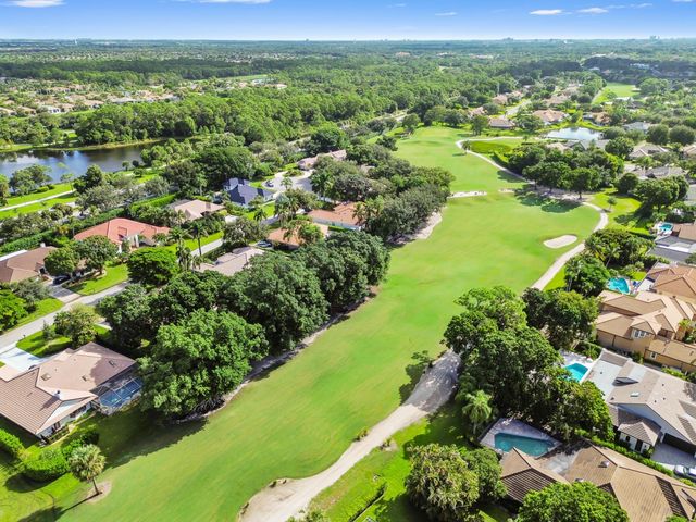 10 Alnwick Road, Palm Beach Gardens, FL 33418