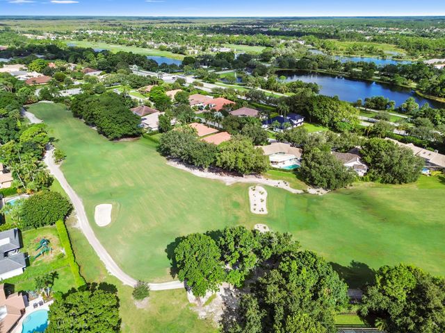 10 Alnwick Road, Palm Beach Gardens, FL 33418