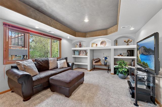 173 Willowleaf Drive, Littleton, CO 80127