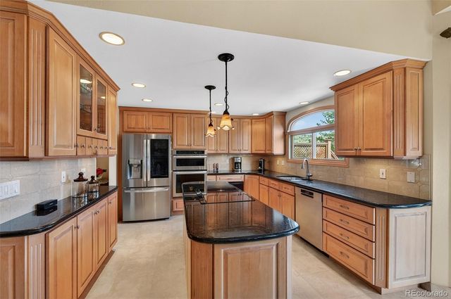 173 Willowleaf Drive, Littleton, CO 80127