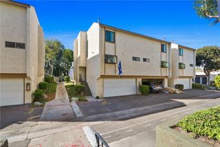 2000 W Palmyra Apt 29, Orange, CA 92868