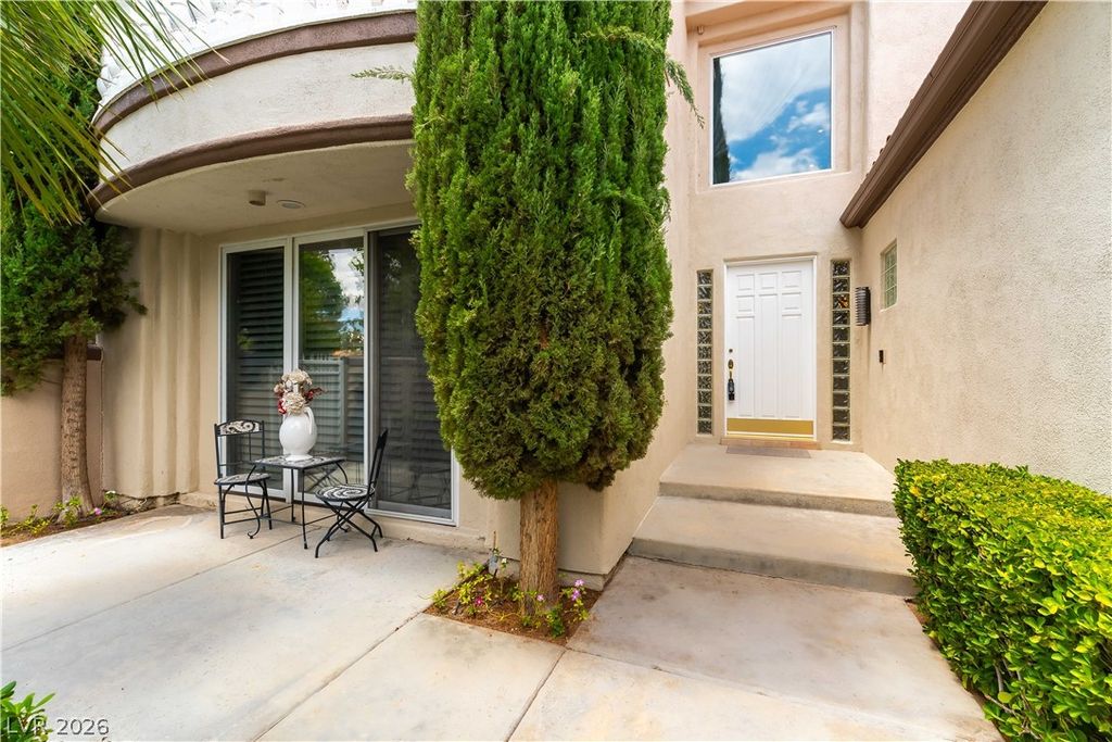 8240 Horseshoe Bend Lane, Las Vegas, NV 89113 — photo 2