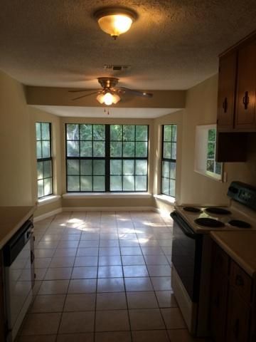 616 Avenue De La Dauphine, Mary Esther, FL 32569