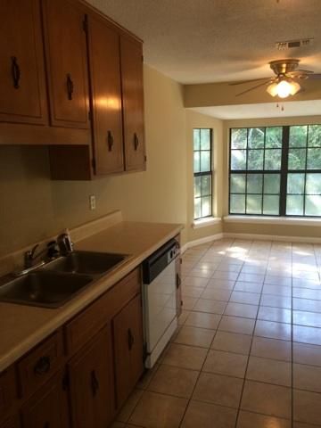 616 Avenue De La Dauphine, Mary Esther, FL 32569