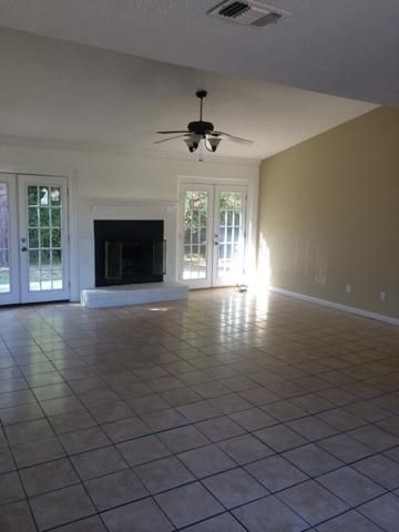 616 Avenue De La Dauphine, Mary Esther, FL 32569