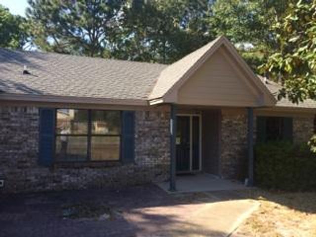 616 Avenue De La Dauphine, Mary Esther, FL 32569