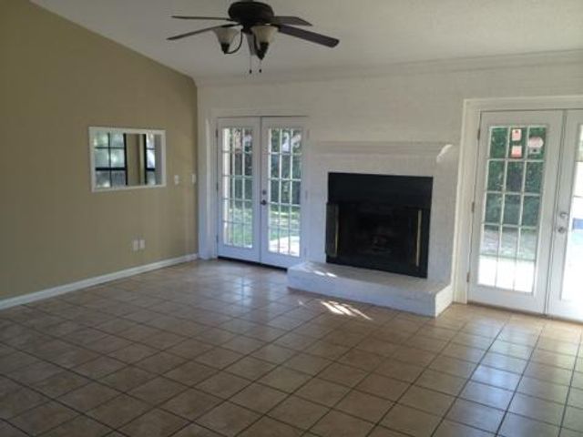 616 Avenue De La Dauphine, Mary Esther, FL 32569