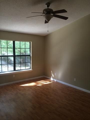 616 Avenue De La Dauphine, Mary Esther, FL 32569