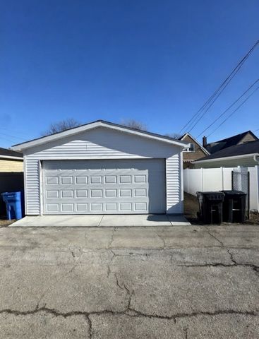 8616 S Winchester Avenue, Chicago, IL 60620