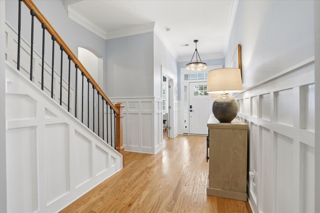 Image 3 of property listing at 329 Ashby Street, Summerville, SC 29486