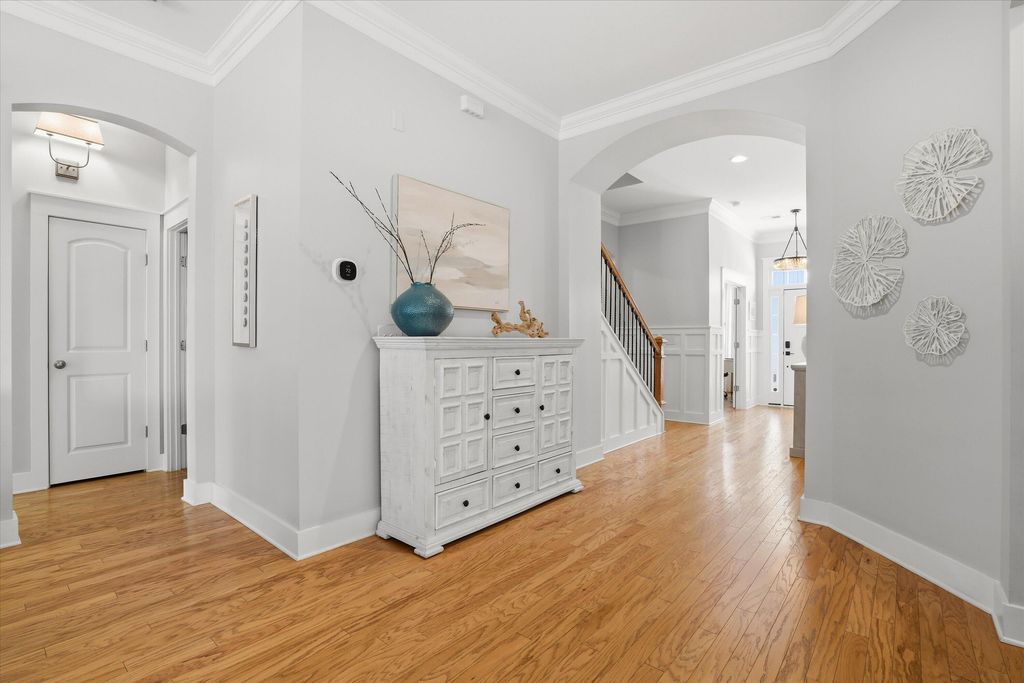 Image 5 of property listing at 329 Ashby Street, Summerville, SC 29486