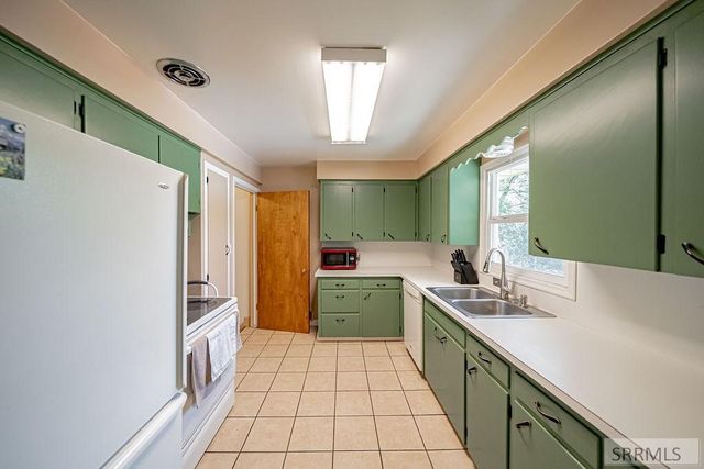 765 9th Street, Idaho Falls, ID 83401