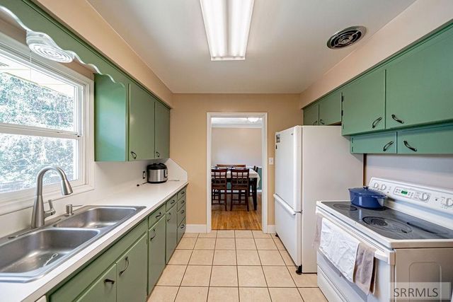 765 9th Street, Idaho Falls, ID 83401