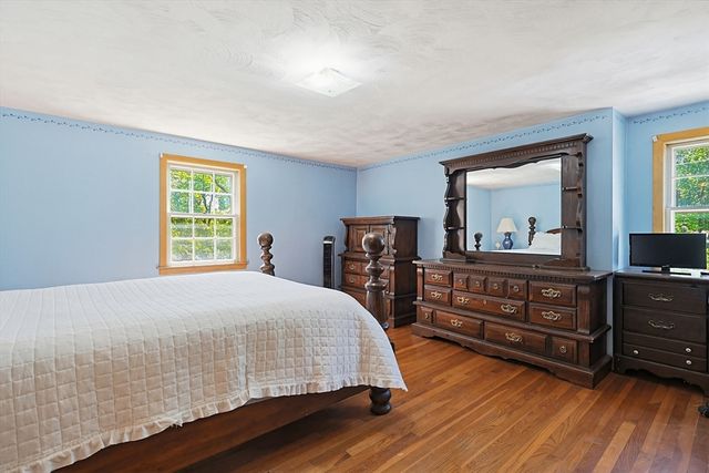 5 Robin Hood Dr., Seekonk, MA 02771