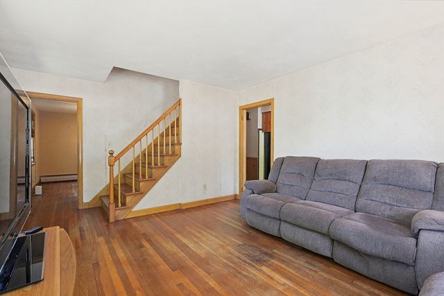5 Robin Hood Dr., Seekonk, MA 02771