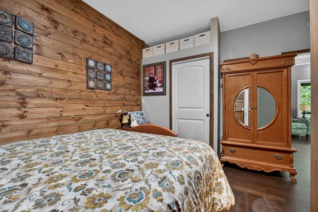 1025 Lakeside Dr, Smithville, TN 37166