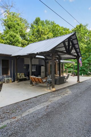 1025 Lakeside Dr, Smithville, TN 37166