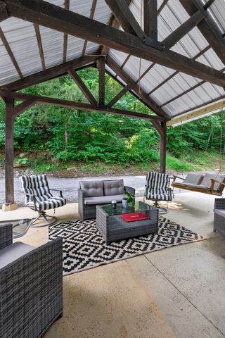 1025 Lakeside Dr, Smithville, TN 37166