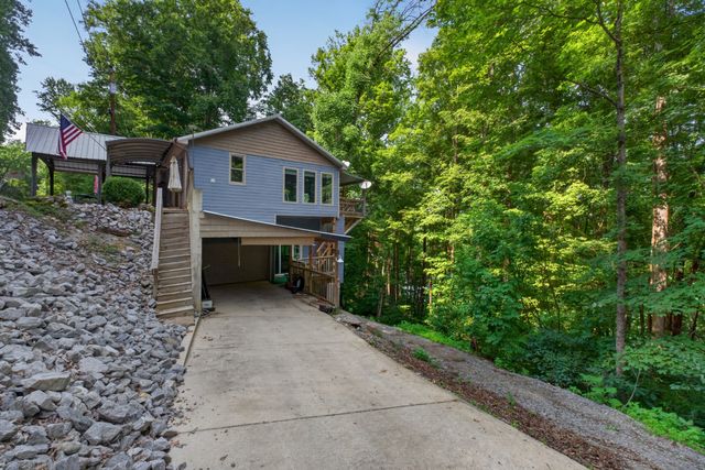 1025 Lakeside Dr, Smithville, TN 37166