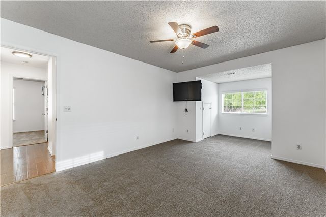 758 W Poplar Street, Fayetteville, AR 72703