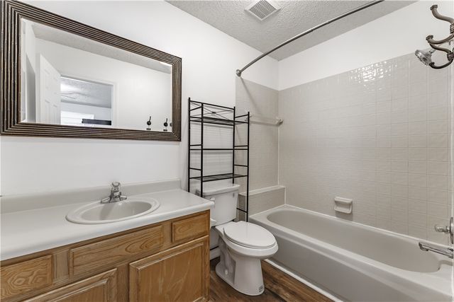 758 W Poplar Street, Fayetteville, AR 72703