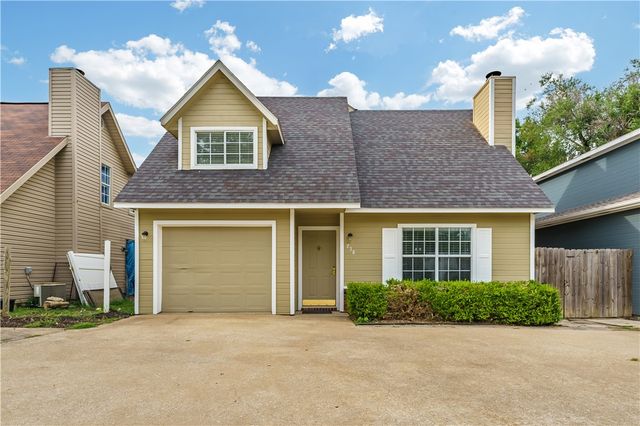 758 W Poplar Street, Fayetteville, AR 72703