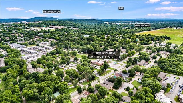 758 W Poplar Street, Fayetteville, AR 72703