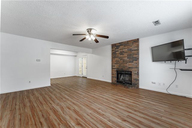 758 W Poplar Street, Fayetteville, AR 72703