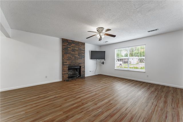 758 W Poplar Street, Fayetteville, AR 72703