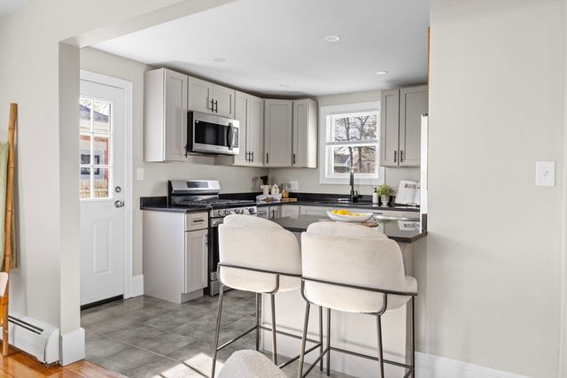 51 Hope St, Lincoln, RI 02865