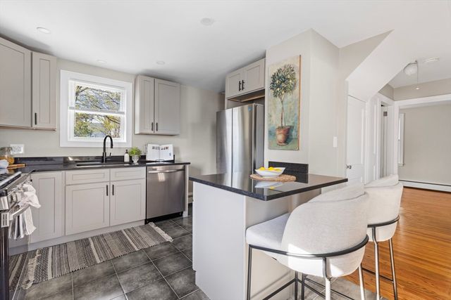 51 Hope St, Lincoln, RI 02865