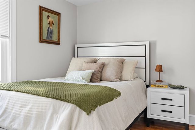 51 Hope St, Lincoln, RI 02865