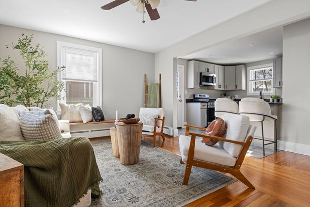 51 Hope St, Lincoln, RI 02865