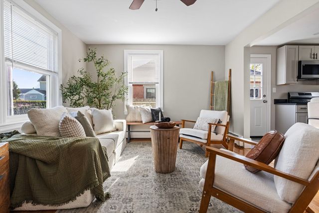 51 Hope St, Lincoln, RI 02865