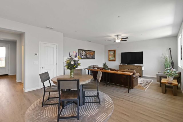 1815 St Croix Ct, Plumas Lake, CA 95961