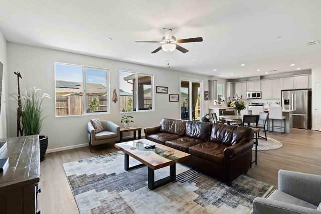 1815 St Croix Ct, Plumas Lake, CA 95961