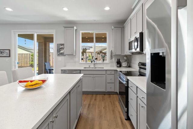 1815 St Croix Ct, Plumas Lake, CA 95961