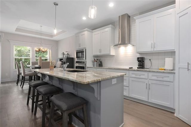 835 NE Lone Hill Drive, Lee's Summit, MO 64064