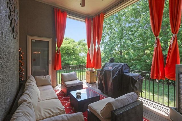 835 NE Lone Hill Drive, Lee's Summit, MO 64064