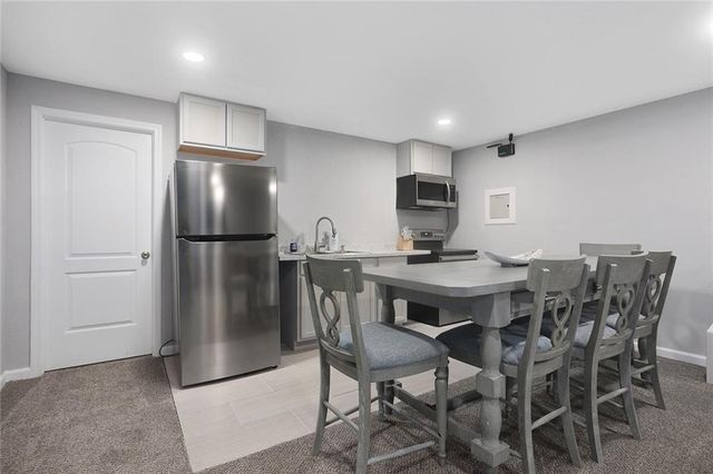 835 NE Lone Hill Drive, Lee's Summit, MO 64064