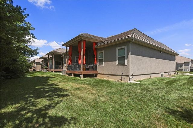 835 NE Lone Hill Drive, Lee's Summit, MO 64064