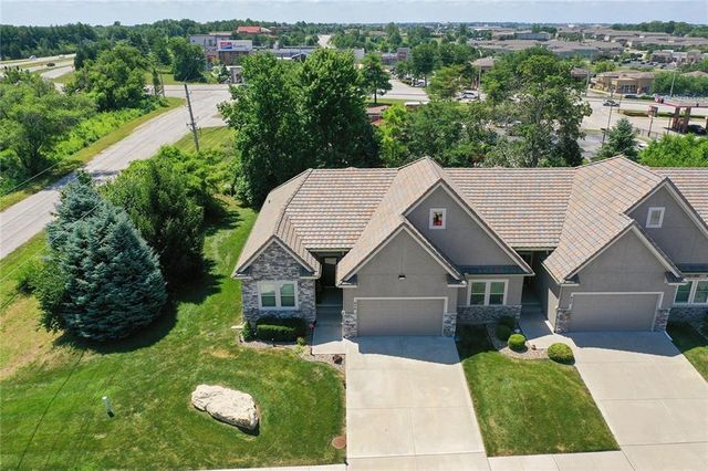 835 NE Lone Hill Drive, Lee's Summit, MO 64064