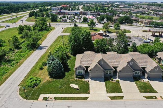835 NE Lone Hill Drive, Lee's Summit, MO 64064