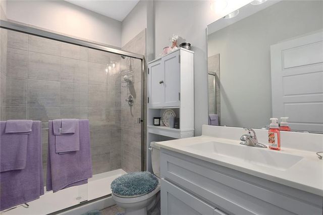 835 NE Lone Hill Drive, Lee's Summit, MO 64064